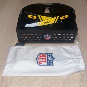 Pittsburgh Steelers Oakley Sunglasses 🕶️